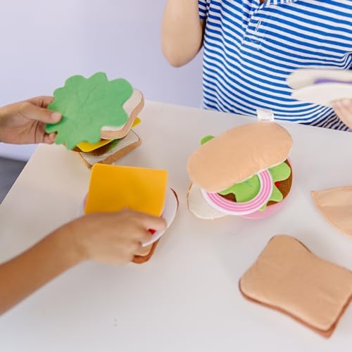 Set de jucării alimentare tip sandwich din fetru Melissa & Doug (33 piese) - Traducerea și optimizarea pentru SEO: Set de jucării alimentare din fetru pentru sandwich de la Melissa & Doug (33 bucăți) - imagine 2