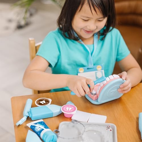 Set de joacă pentru dentist Melissa & Doug Super Smile cu accesorii realiste extinse, 26 piese, pentru copii de peste 3 ani. Optimizare SEO: Set de joacă pentru dentist cu accesorii realiste, 26 piese, potrivit pentru copii de peste 3 ani. - imagine 3